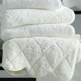 Matouk Cairo Scalloped Quilted Bath Mat